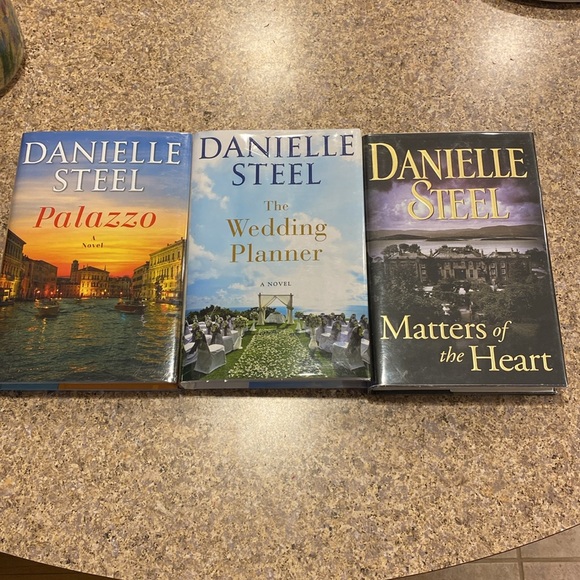 3 Danielle Steel Hardcover Books Wedding Planner Palazzo Matters of the Heart - Picture 3 of 16